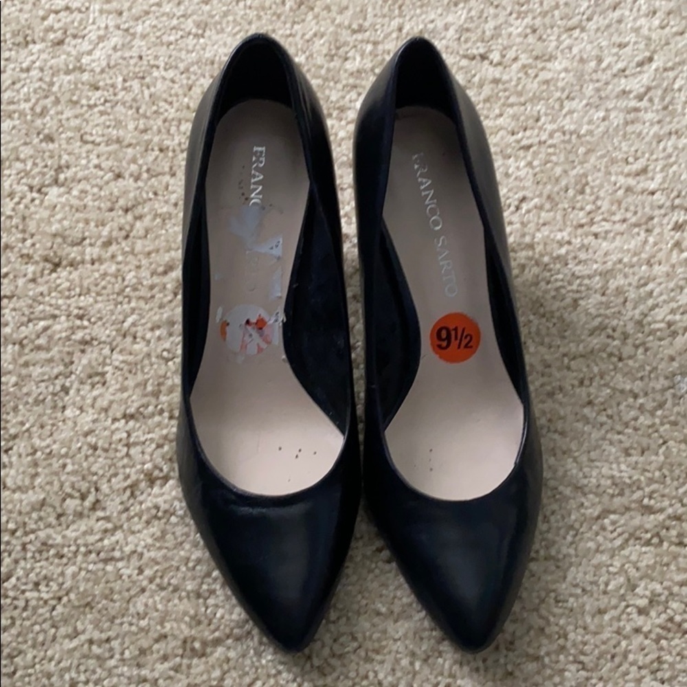 Black leather Franco Sarto pointy toe pump size9.5
